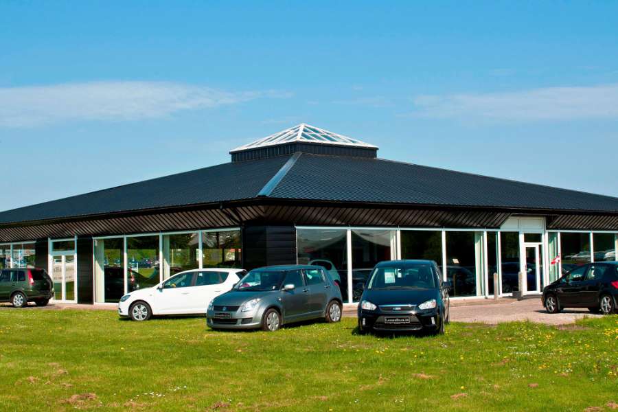 Autohaus durch Renovierung erheblich verschönert, Drejøvej 5, 9500 Hobro